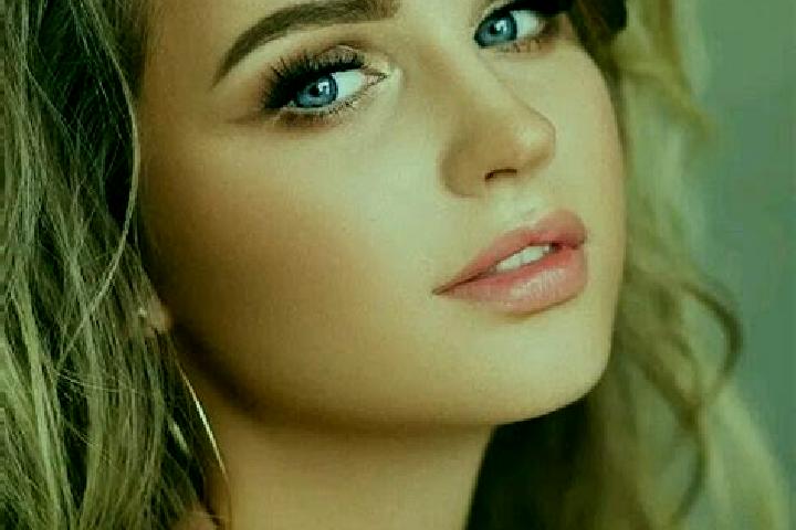 Ellie, 28, a dark blonde blue-eyed mediterranean companion based in Irapuato. Offering Tantra, Massage, GFE. Available for incall and outcall, day and evenin...