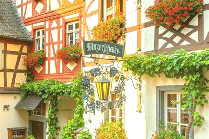 Ellie, 28 — Escort in Kleinbockedra, Germany
