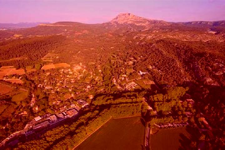 Ellie, 29 — Escort in Le Tholonet, France