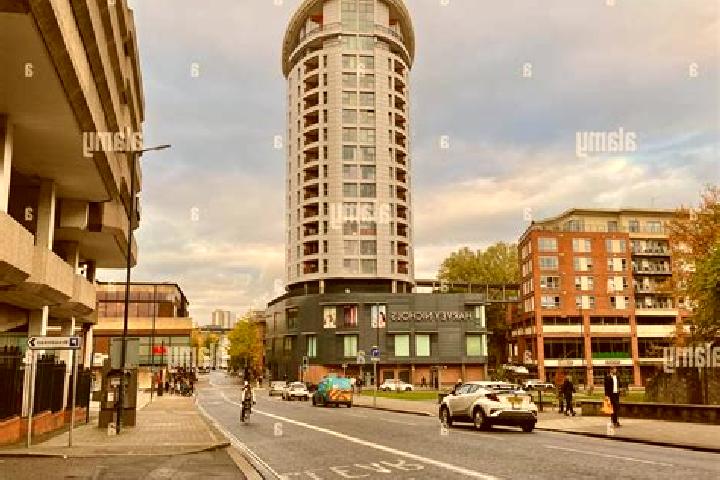 Ellie, 29 — Escort in Street, United Kingdom