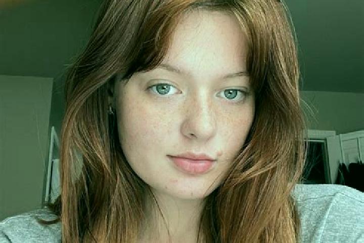 Ellie, 30, a auburn amber-eyed european companion based in Vendeuvre-du-Poitou. Offering Prostate Massage, Massage, Deep French Kissing. Available for incall...