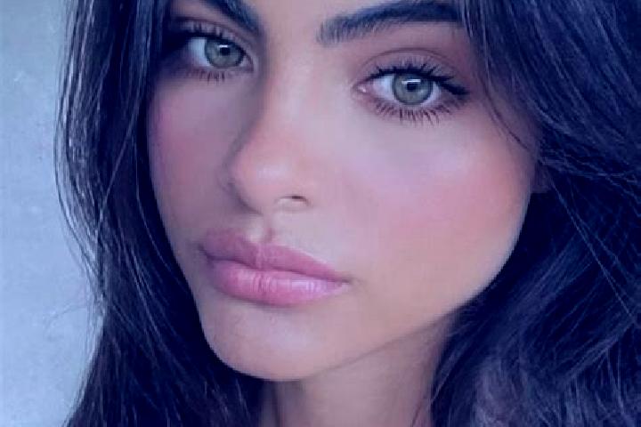 Ellie, 30, a auburn hazel-eyed middle eastern companion based in Klenci pod Cerchovem. Offering Deep French Kissing, Prostate Massage, Fetish. Available for ...