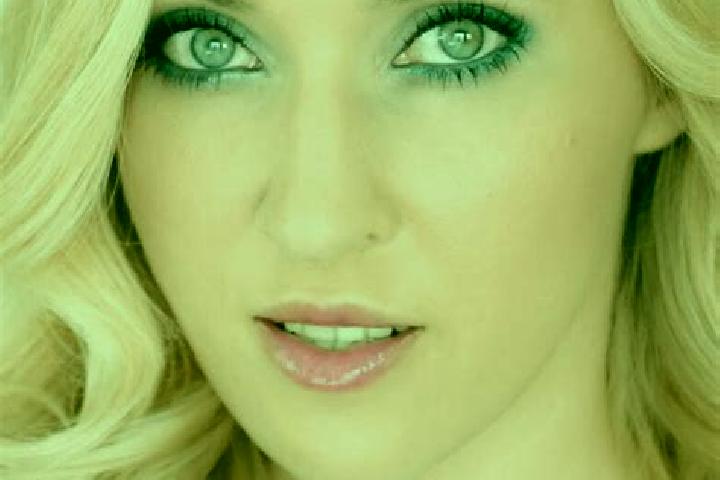 Ellie, 30, a blonde green-eyed middle eastern companion based in Manicesti. Offering A-Level, Party Girl. Available for incall and outcall, day and evening d...