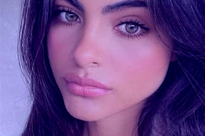 Ellie, 30, a chestnut dark-eyed indian companion based in Weifa. Offering Couples, Fetish, Overnight, CIM, Dinner Date. Available for incall and outcall, day...