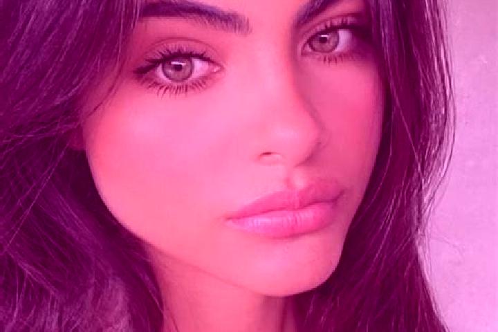 Ellie, 30, a chestnut hazel-eyed latina companion based in Pestravka. Offering Tantra, OWO, Striptease, Massage. Available for incall and outcall, day and ev...