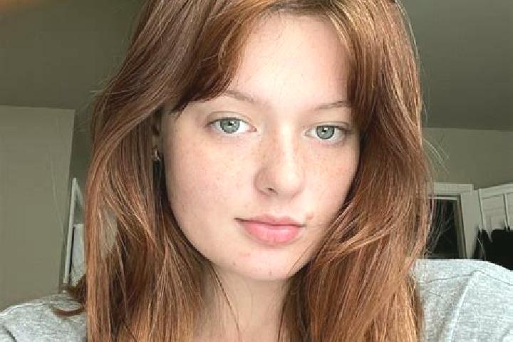 Ellie, 30, a red green-eyed european companion based in Oncocua. Offering CIM, Party Girl, Overnight. Available for incall and outcall, day and evening dates.