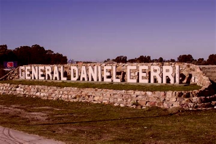 Ellie, 30 — Escort in General Daniel Cerri, Argentina