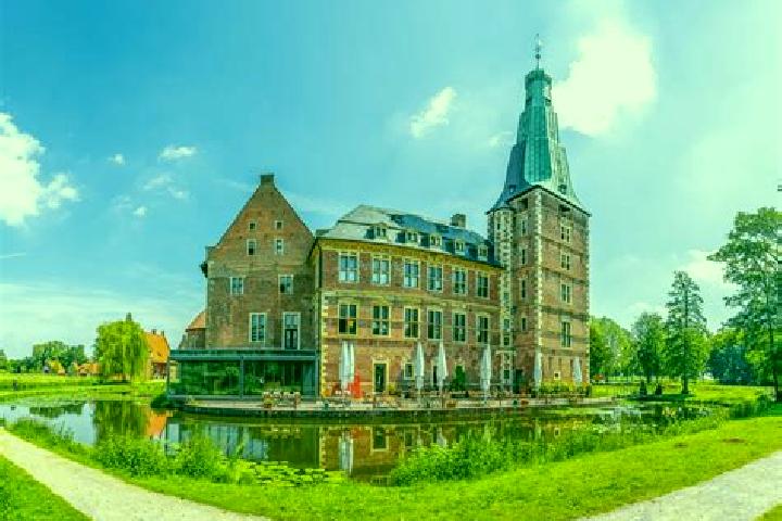 Ellie, 30 — Escort in Hennef (Sieg), Germany