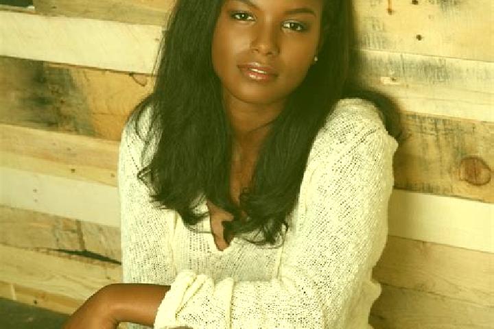 Ellie, 31, a black dark-eyed ebony companion based in Moya. Offering Overnight, Massage, Party Girl. Available for incall and outcall, day and evening dates.