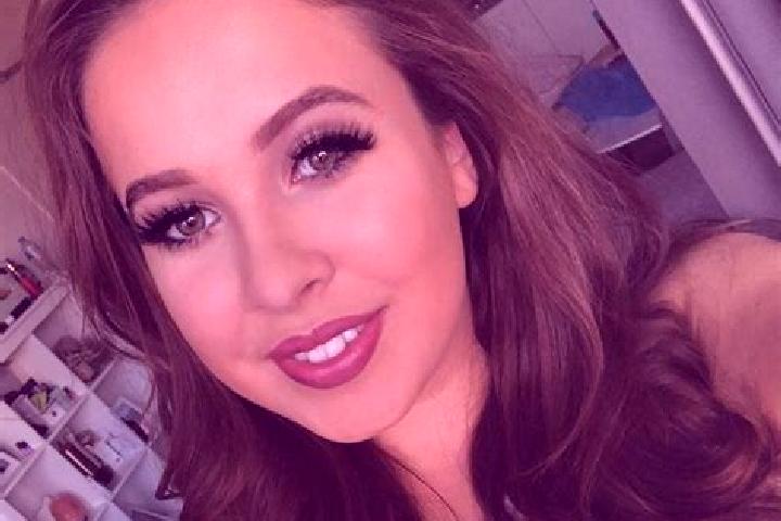 Ellie, 31, a blonde dark-eyed mixed companion based in Cacimbas. Offering GFE, Fetish, Deep French Kissing, Tantra. Available for incall and outcall, day and...