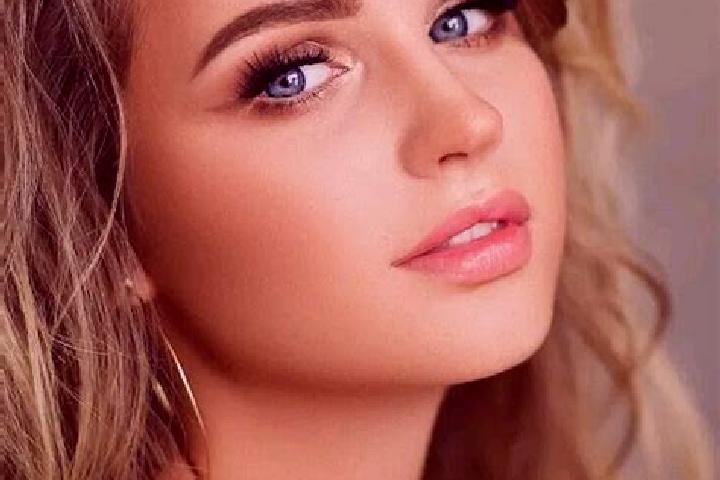 Ellie, 31, a dark blonde blue-eyed mediterranean companion based in Igarape do Meio. Offering A-Level, Erotic Massage, Duos. Available for incall and outcall...