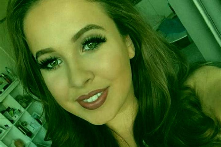 Ellie, 31, a dark blonde green-eyed european companion based in Dedekoey. Offering A-Level, Striptease, Girlfriend Experience. Available for incall and outca...