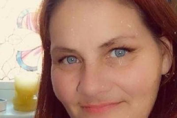 Ellie, 31, a red dark-eyed caucasian companion based in Gueltz. Offering Fetish, BDSM. Available for incall and outcall, day and evening dates.