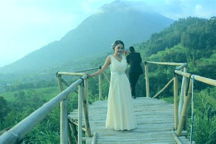 Ellie, 31 — Escort in Bandungrejo, Indonesia
