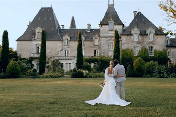 Ellie, 31 — Escort in Le Montet, France