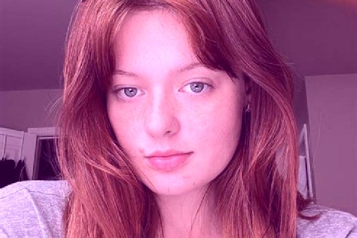 Ellie, 32, a auburn grey-eyed middle eastern companion based in Palmetto. Offering Dinner Date, GFE, Deep French Kissing, BDSM. Available for incall and outc...
