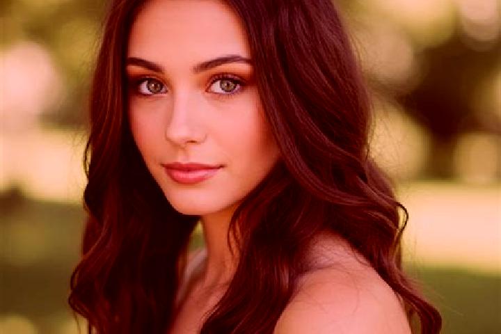 Ellie, 32, a brunette hazel-eyed latina companion based in Dourado. Offering Girlfriend Experience, Deep French Kissing, Domination, Massage. Available for i...