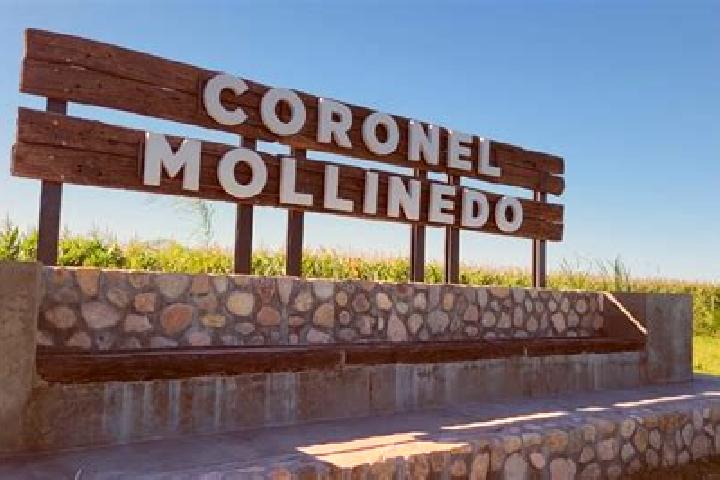 Ellie, 32 — Escort in Coronel Mollinedo, Argentina