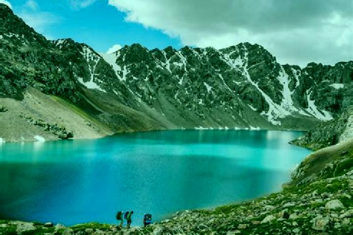 Ellie, 32 — Escort in Kara-Kulja, Kyrgyzstan