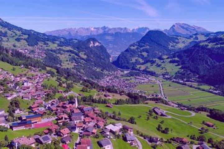 Ellie, 32 — Escort in Kueblis, Switzerland