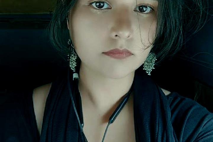 Ellie, 32 — Escort in Longowal, India