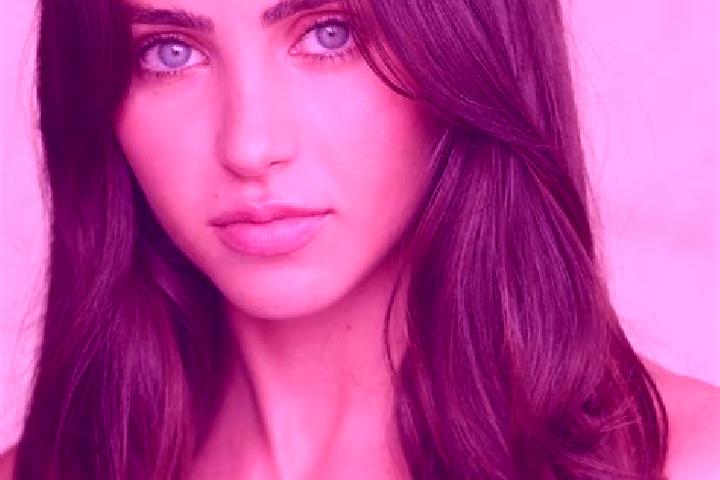 Ellie, 33, a dark blonde hazel-eyed latina companion based in Muzaffarnagar. Offering 69, A-Level, Erotic Massage, Travel Companion. Available for incall and...