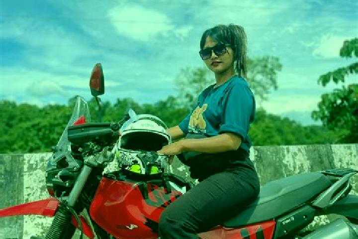Ellie, 33 — Escort in Baghamara, India