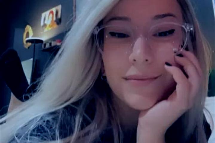 Ellie, 34, a blonde grey-eyed indian companion based in Grand-Jacques. Offering Roleplay, Dinner Date. Available for incall and outcall, overnight bookings a...