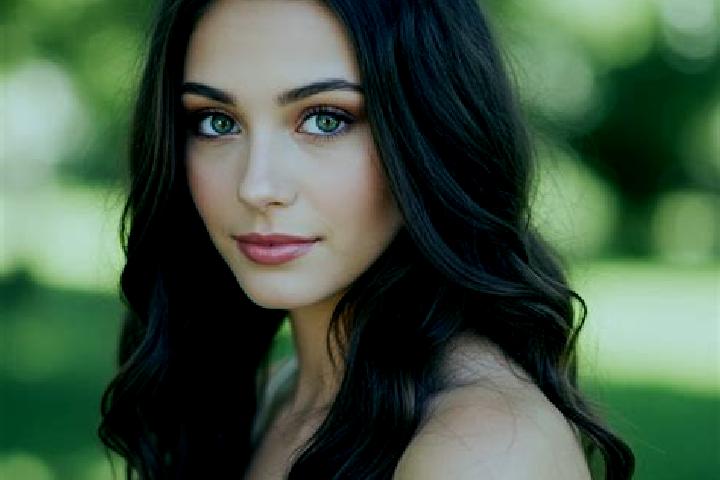 Ellie, 34, a brunette hazel-eyed mixed companion based in Pledo. Offering Travel Companion, Domination, Girlfriend Experience. Available for incall and outca...