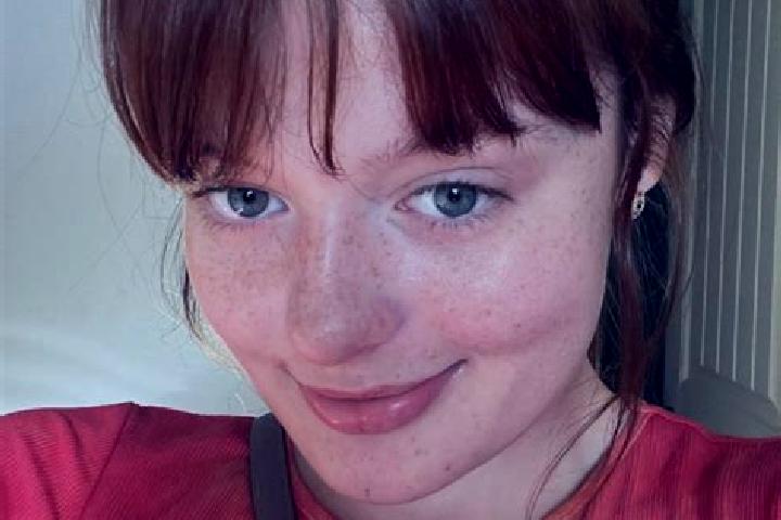 Ellie, 34, a red brown-eyed indian companion based in Razes. Offering OWO, GFE, Travel Companion. Available for incall and outcall, day and evening dates.