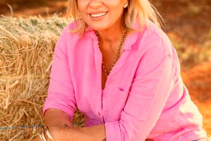 Ellie, 34 — Escort in Haigh, United Kingdom