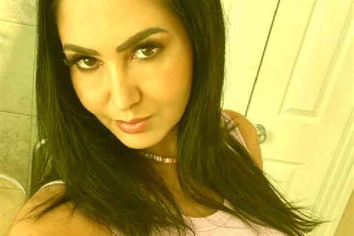 Ellie, 35, a brunette dark-eyed caribbean companion based in Porto Barreiro. Offering Party Girl, Roleplay, Dinner Date, Deep French Kissing. Available for i...