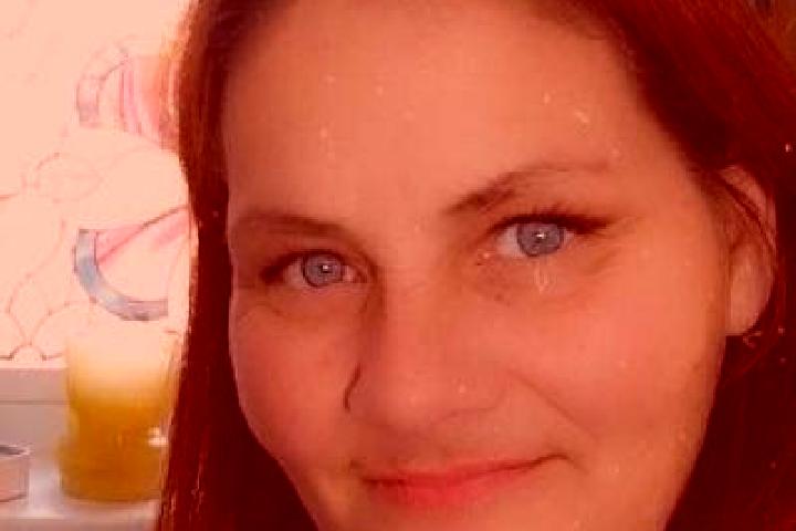 Ellie, 35, a red grey-eyed indian companion based in Edenburg. Offering Fetish, Erotic Massage, Massage. Available for incall and outcall, day and evening da...