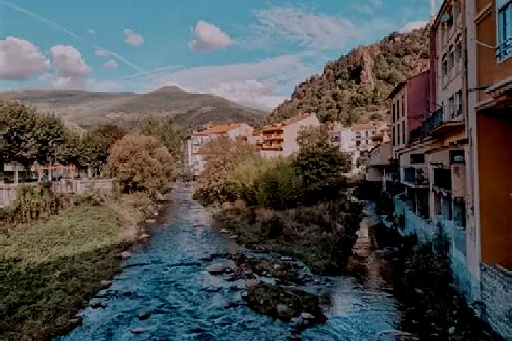 Ellie, 35 — Escort in Ribes de Freser, Spain