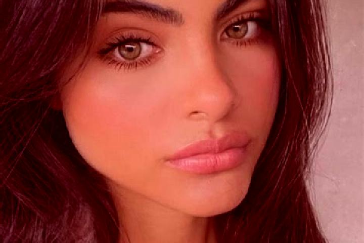 Ellie, 36, a black grey-eyed indian companion based in Ke Sach. Offering Couples, 69. Available for incall and outcall, day and evening dates.