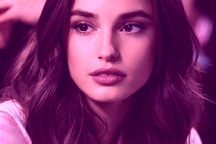 Ellie, 36, a brunette brown-eyed indian companion based in Zangbople. Offering Overnight, Roleplay, A-Level, Erotic Massage. Available for incall and outcall...