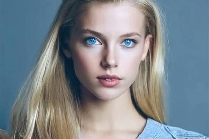 Ellie, 36, a dark blonde blue-eyed caucasian companion based in Chaufour-Notre-Dame. Offering Roleplay, Tantra. Available for incall and outcall, day and eve...