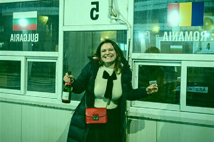 Ellie, 36 — Escort in Hasag, Romania