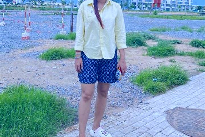 Ellie, 36 — Escort in Neang Sav, Cambodia