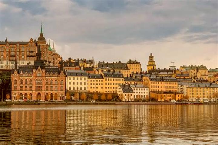 Ellie, 36 — Escort in Roebaeck, Sweden