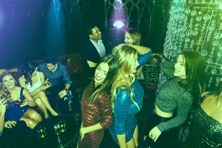 Ellie, 37, a auburn dark-eyed european companion based in Corroy-le-Grand. Offering Striptease, Deep French Kissing, A-Level. Available for incall and outcal...