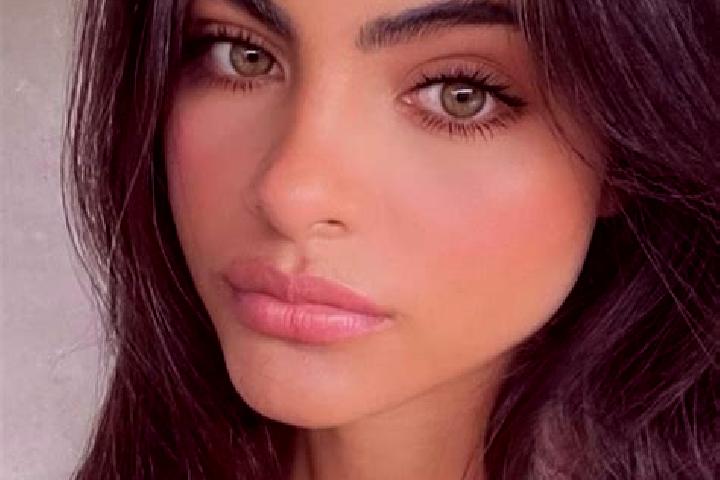 Ellie, 37, a black hazel-eyed caucasian companion based in Nikolaevo. Offering Party Girl, Girlfriend Experience, A-Level. Available for incall and outcall, ...