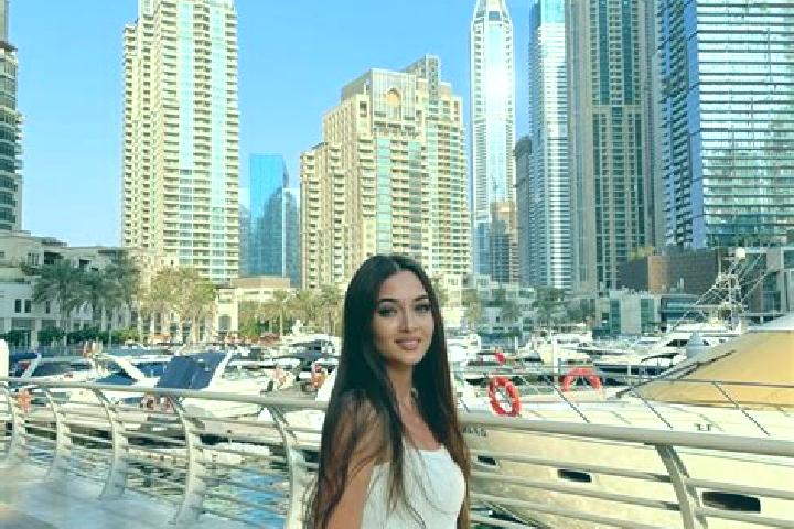 Ellie, 37 — Escort in Alamadi, India