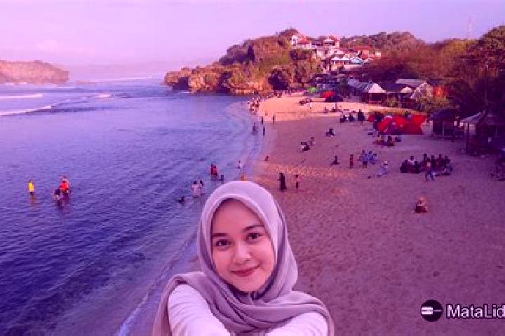 Ellie, 37 — Escort in Putat Kidul, Indonesia