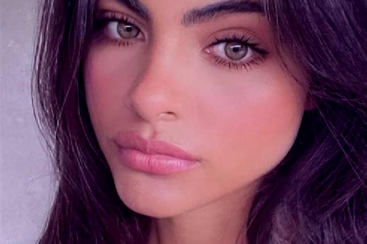 Ellie, 38, a brunette green-eyed latina companion based in Dexing. Offering Duos, Massage, Couples, Tantra, Overnight. Available for incall and outcall, day ...