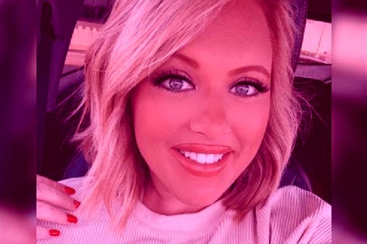 Ellie, 38 — Escort in Forkland, United States
