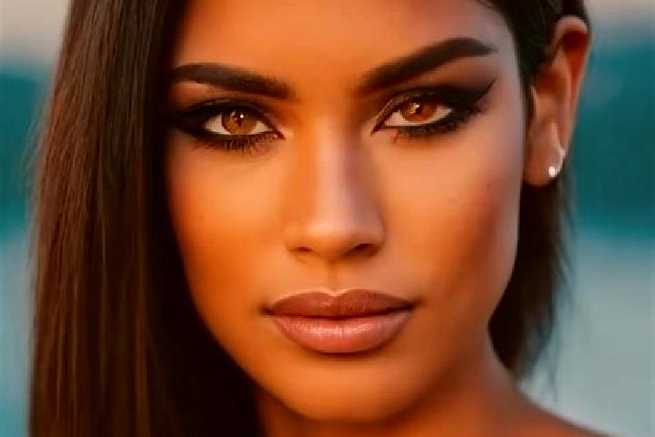 Ellie, 39, a auburn amber-eyed latina companion based in Vir. Offering Dinner Date, Striptease, Tantra. Available for incall and outcall, overnight bookings ...