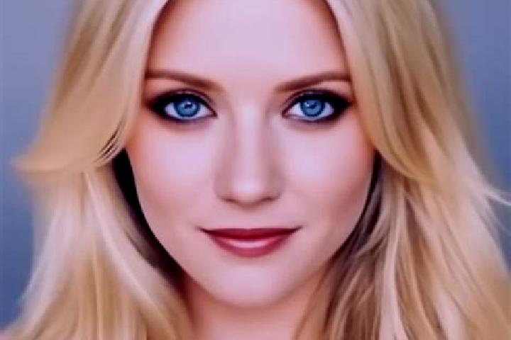Ellie, 39, a blonde amber-eyed mixed companion based in Presidente Venceslau. Offering Massage, Deep French Kissing, CIM, Girlfriend Experience. Available fo...