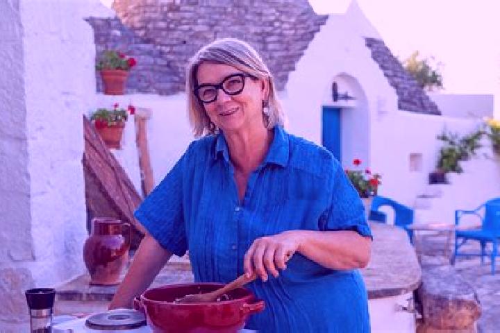Ellie, 39 — Escort in Ceglie del Campo, Italy