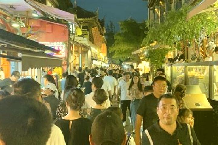 Ellie, 39 — Escort in Chengnan, China